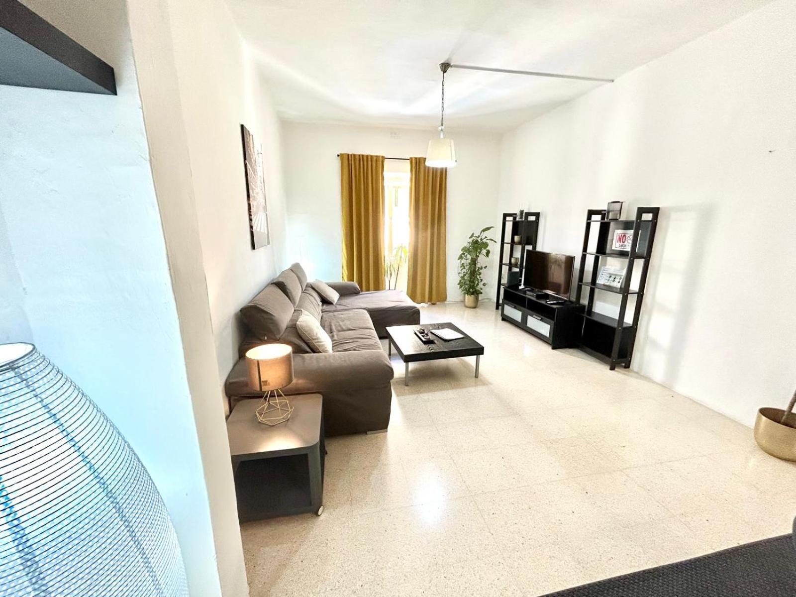 St Julians - Balluta Bay large 3 bedroom apartment Sliema Bagian luar foto