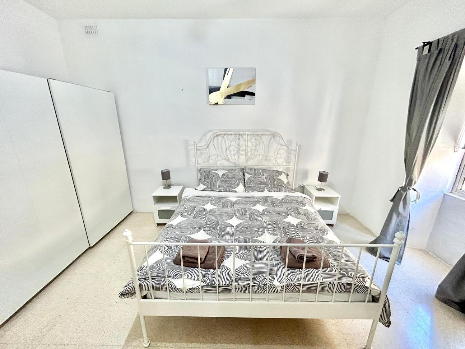 St Julians - Balluta Bay large 3 bedroom apartment Sliema Bagian luar foto