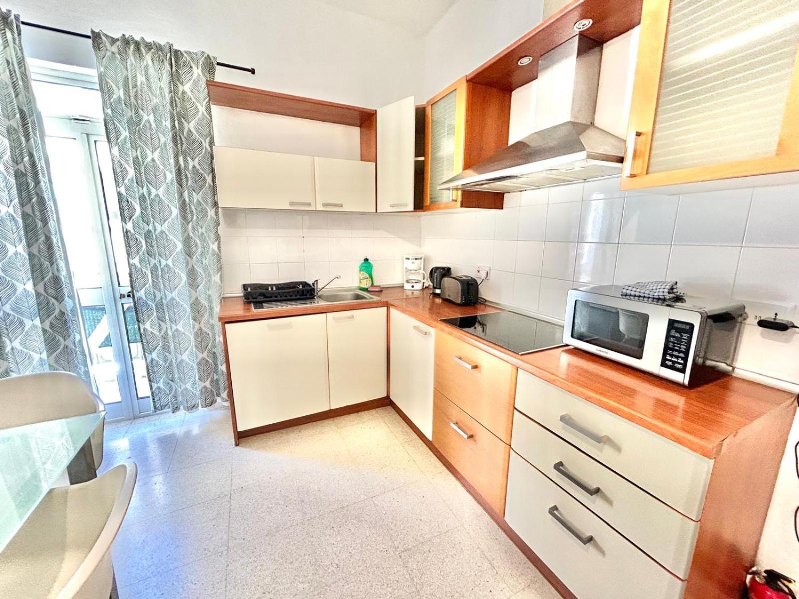 St Julians - Balluta Bay large 3 bedroom apartment Sliema Bagian luar foto